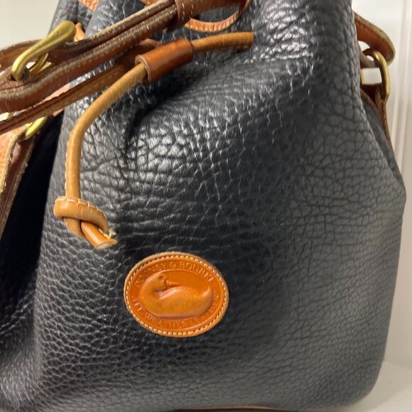 Dooney & Bourke Women's Drawstring Shoulder Bag Handbag Multicolor Size Medium - Picture 2 of 9